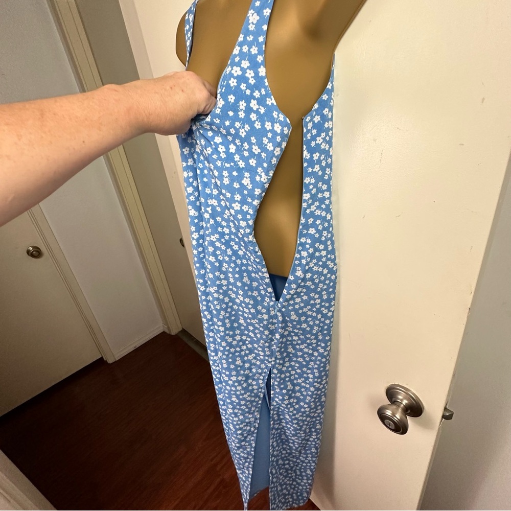 Beginning Boutique Blue & White Floral Nataliah Side Slits Midi Dress NWT Size 6 - Picture 5 of 16